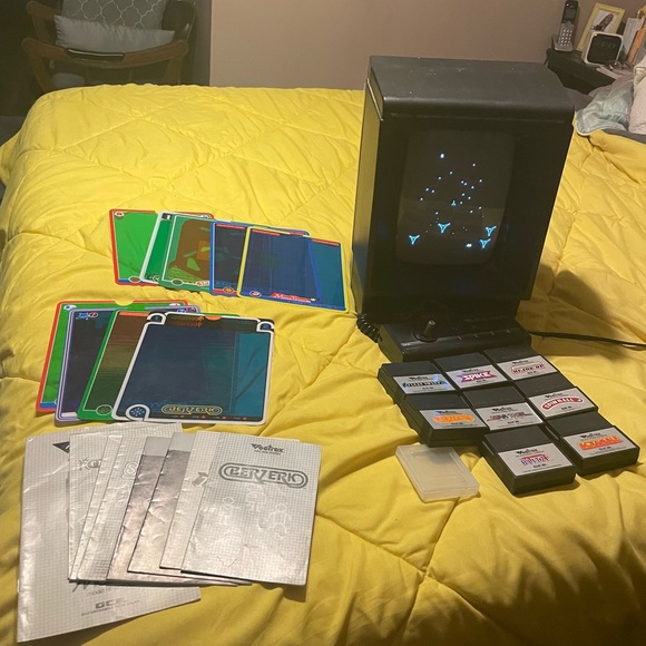 Vectrex Console - Picture 2 of 3